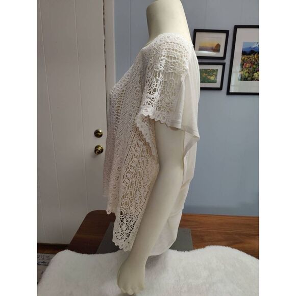 Eyeshadow Oversized Crocheted Top - Picture 2 of 5